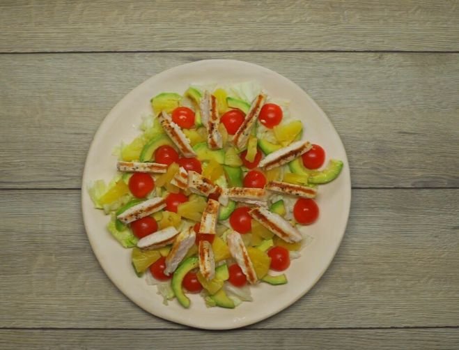 Салат с копченой курицей и ананасами - 9 очень вкусных классических  рецептов 