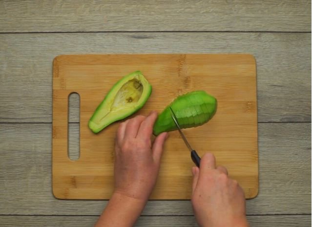 Салат с копченой курицей и ананасами - 9 очень вкусных классических  рецептов 