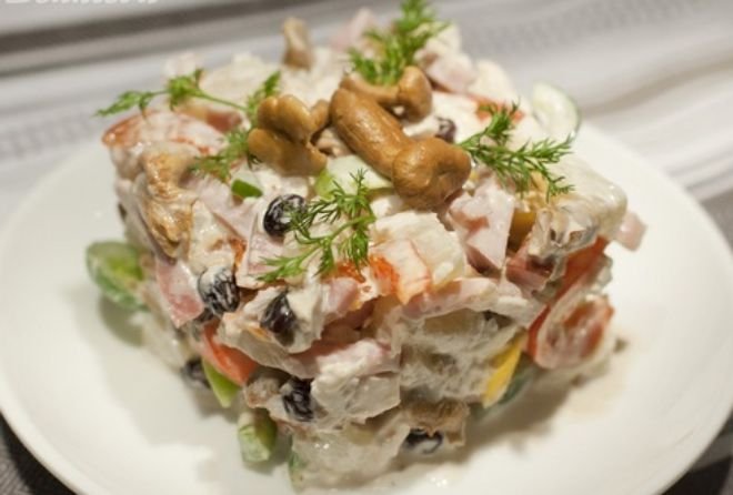 Салат с копченой курицей и ананасами - 9 очень вкусных классических  рецептов 
