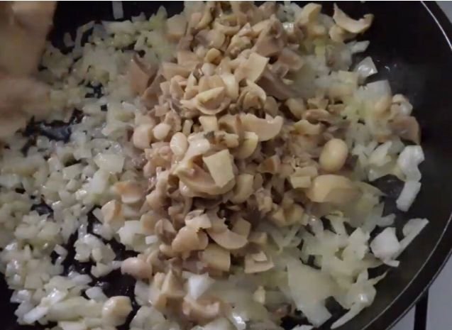 Салат с копченой курицей и ананасами - 9 очень вкусных классических  рецептов 