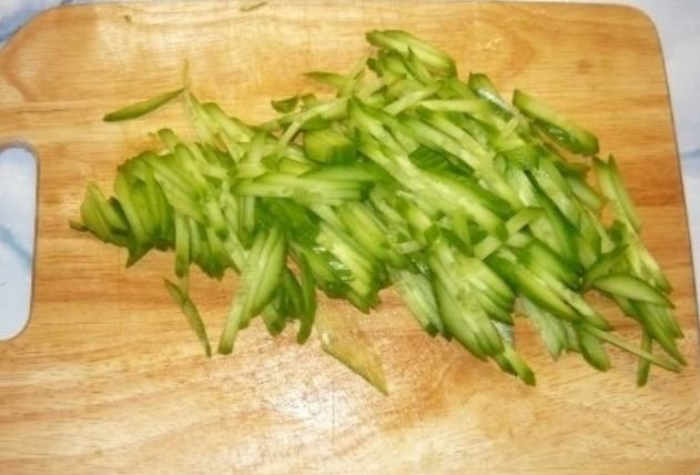 Салат с копченой курицей и ананасами - 9 очень вкусных классических  рецептов 