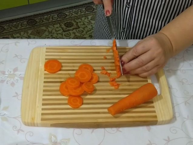 Салат с копченой курицей и ананасами - 9 очень вкусных классических  рецептов 