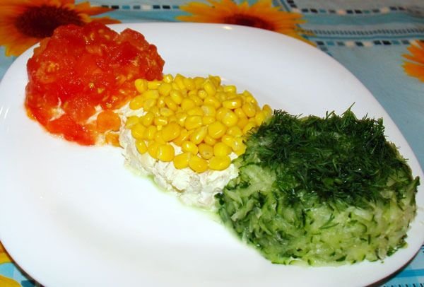 Салат з кукурудзою і ковбасою – 7 простих і смачних рецептів