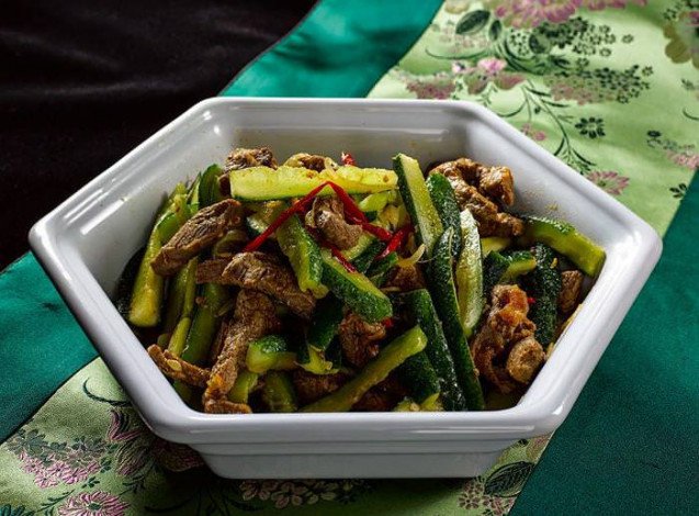 Салат з огірків — 9 швидких рецептів