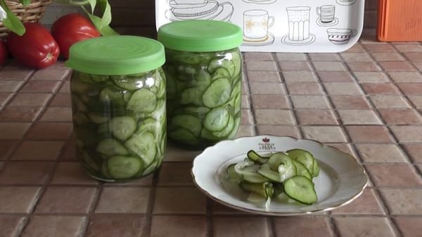 Салат з огірків на зиму – 10 найбільш смачних рецептів