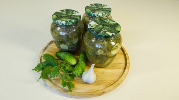 Салат з огірків на зиму – 10 найбільш смачних рецептів