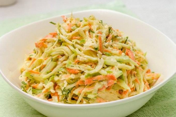 Салат з редьки і моркви — 9 корисних рецептів