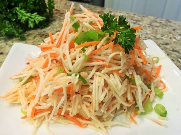 Салат з редьки і моркви — 9 корисних рецептів