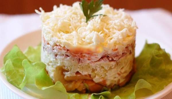 Салат з солоними грибами – 7 смачних рецептів