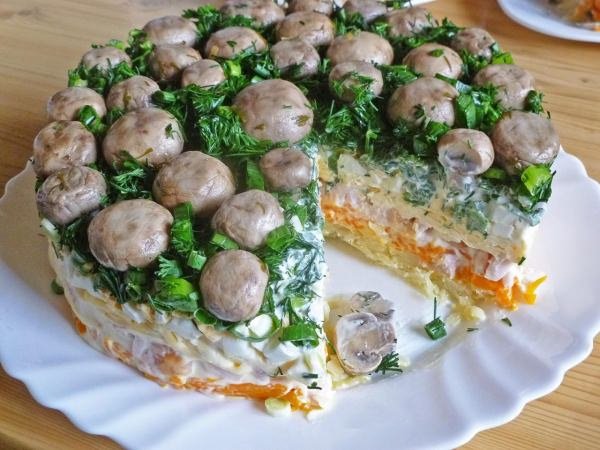 Салат з солоними грибами – 7 смачних рецептів