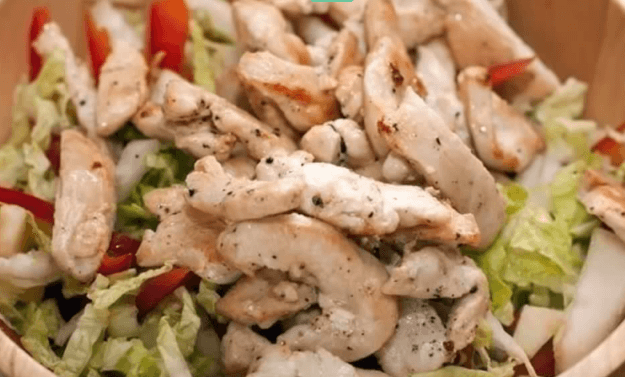 Салаты с куриной грудкой: Топ 9 самых востребованных рецептов