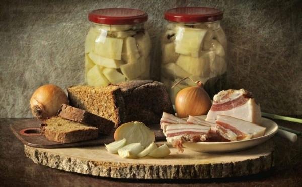 Сало в розсолі у банці – 6 смачних рецептів засолювання