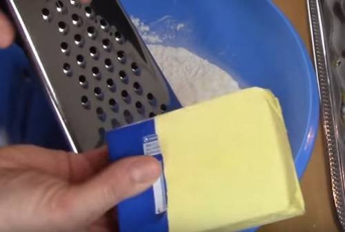 Самса домашняя из слоеного теста с мясом или фаршем. 5 пошаговых рецептов приготовления