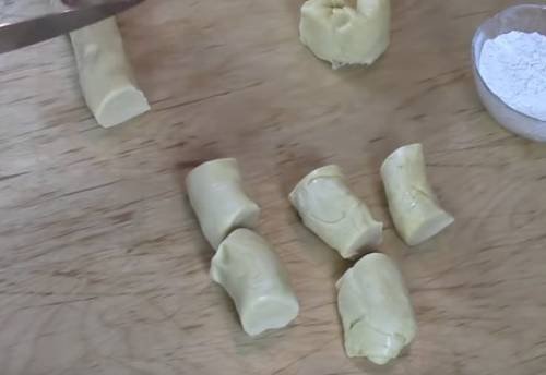 Самса домашняя из слоеного теста с мясом или фаршем. 5 пошаговых рецептов приготовления