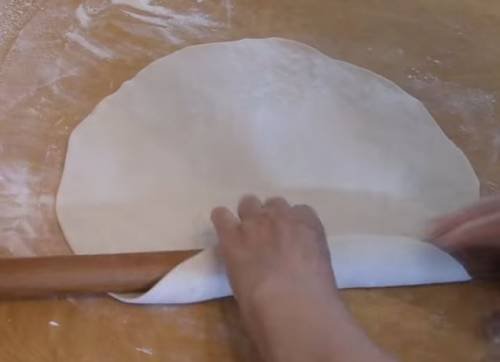 Самса домашняя из слоеного теста с мясом или фаршем. 5 пошаговых рецептов приготовления