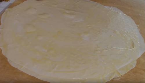 Самса домашняя из слоеного теста с мясом или фаршем. 5 пошаговых рецептов приготовления