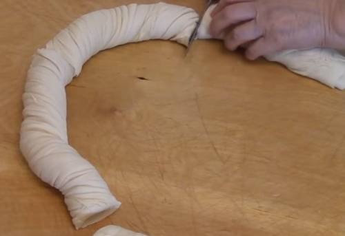 Самса домашняя из слоеного теста с мясом или фаршем. 5 пошаговых рецептов приготовления