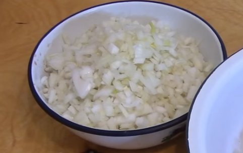 Самса домашняя из слоеного теста с мясом или фаршем. 5 пошаговых рецептов приготовления