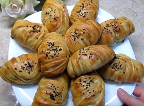 Самса домашняя из слоеного теста с мясом или фаршем. 5 пошаговых рецептов приготовления
