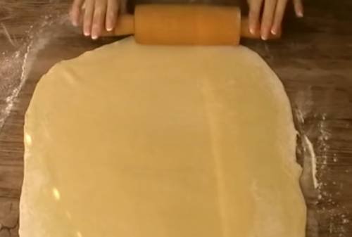 Самса домашняя из слоеного теста с мясом или фаршем. 5 пошаговых рецептов приготовления