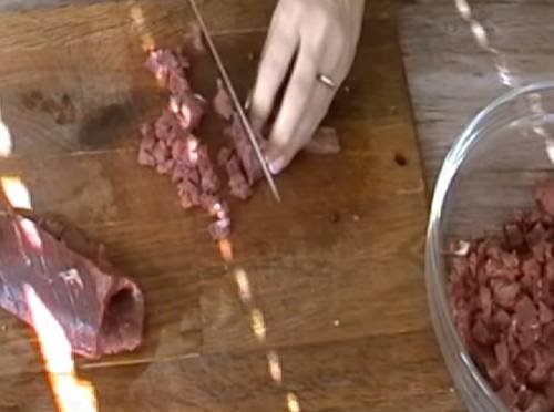 Самса домашняя из слоеного теста с мясом или фаршем. 5 пошаговых рецептов приготовления