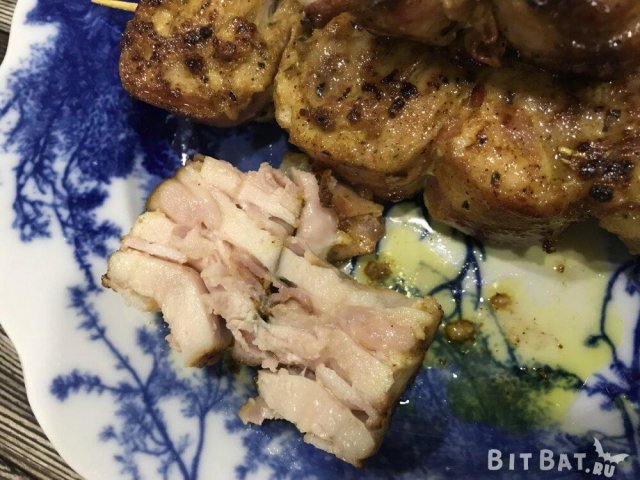 Шашлик на сковороді з курки на шпажках