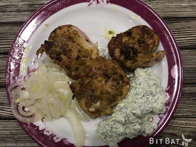 Шашлик на сковороді з курки на шпажках