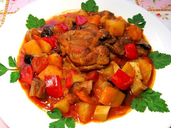 Що приготувати з курячих стегенець – 10 швидких і смачних рецептів