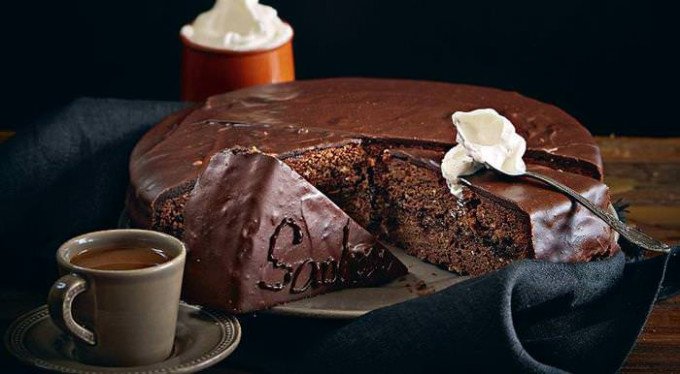 Шоколадний торт Захер — чудовий десерт з історією!