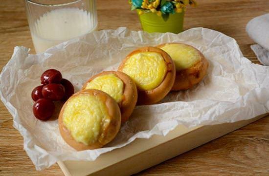 Сирна ватрушка: 5 смачних варіантів страви