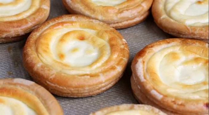 Сирна ватрушка: 5 смачних варіантів страви