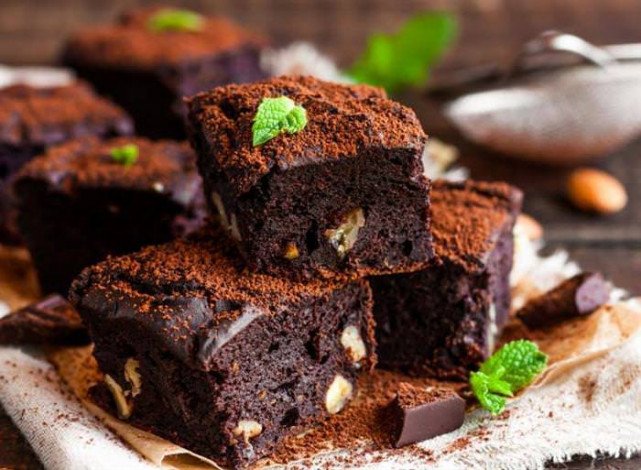 Смачний шоколадний пиріг — так швидко ви ще не готували!