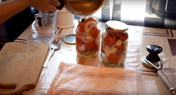 Рецепти консервації солодких помідорів на зиму в літрових банках