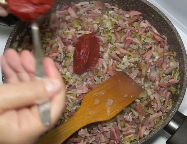 Солянка сборная мясная классическая: Пошаговый рецепт приготовления