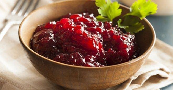 Соус з брусниці до мяса: 10 швидких і смачних рецептів