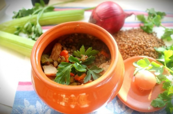 Свинина в горщиках – 5 рецептів приготування