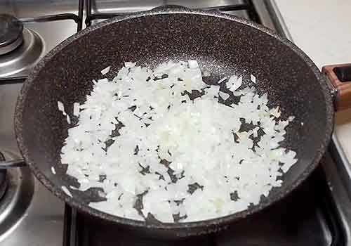 Тарталетки з куркою та грибами на закуску у духовці