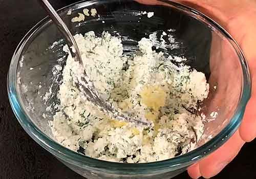 Тарталетки з куркою та грибами на закуску у духовці