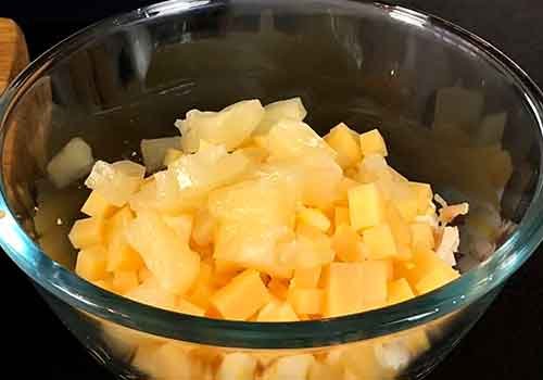 Тарталетки з куркою та грибами на закуску у духовці