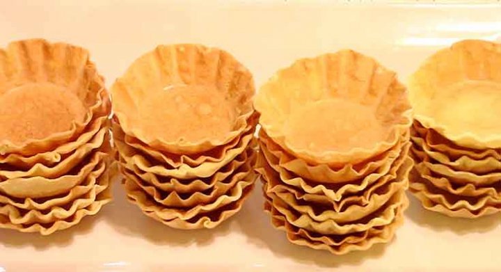 Тарталетки з куркою та грибами на закуску у духовці