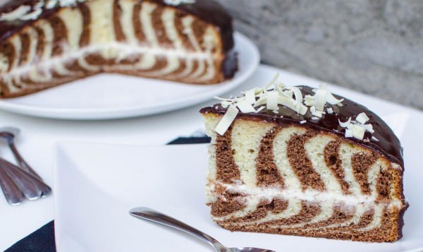 Торт «Зебра» на кефірі – 7 простих покрокових рецептів