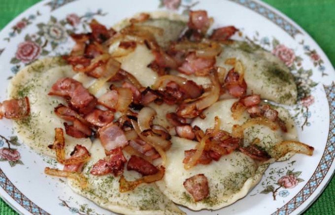 Вареники з капустою: 7 неймовірних поєднань