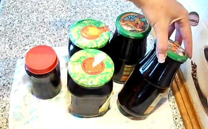 Процес промивання та підготовки смородини