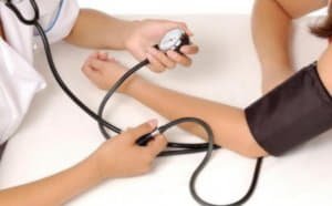 Вживання жимолості, користь і шкода для людського організму