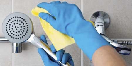 Як почистити душову лійку — огляд найкращих засобів і методів з описом і фото
