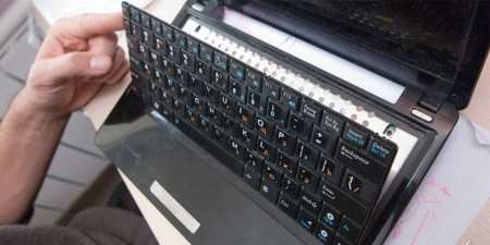Як почистити клавіатуру ноутбука — огляд механічних та професійних методів