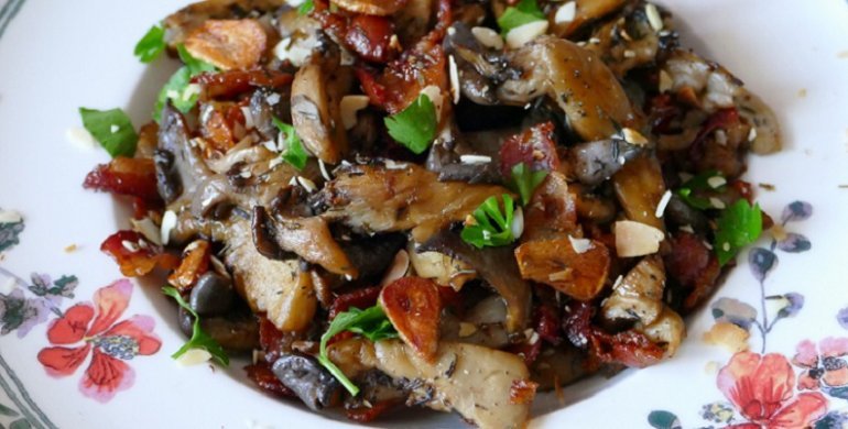 Как пожарить белые грибы: как приготовить на сковороде с луком, правильный рецепт в домашних условиях