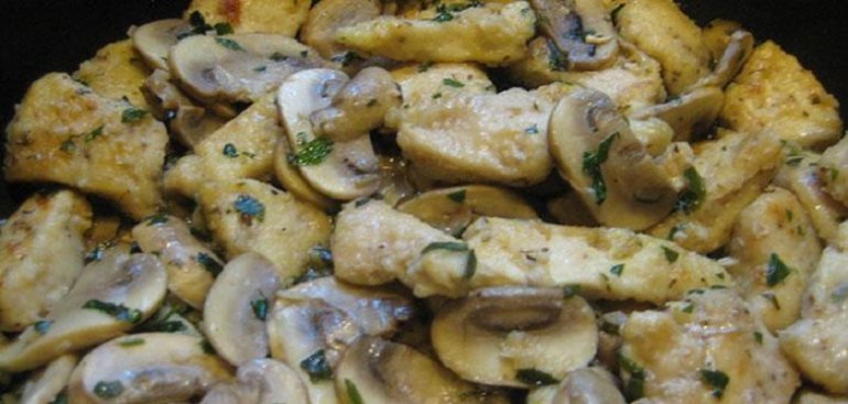 Смажені білі гриби з вином