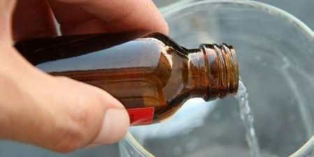 Як позбавитися від запаху цвілі на одязі за допомогою хімічних та підручних засобів