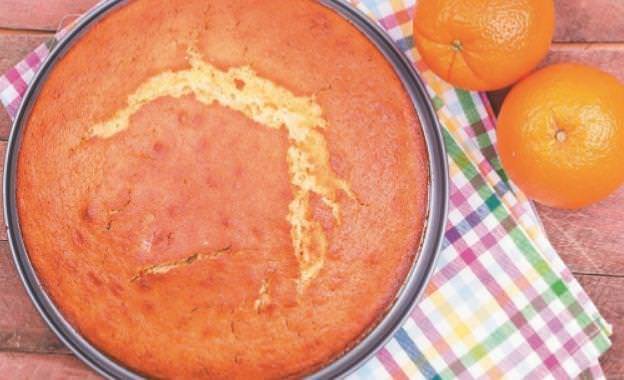 Як приготувати морквяний пиріг швидко і просто?